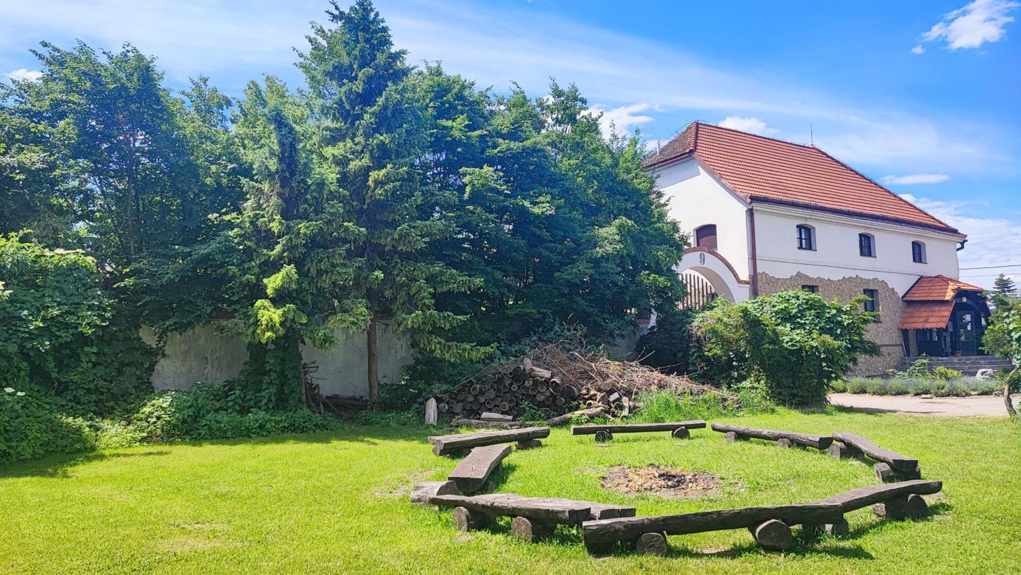Penzion Horse Farm Lechovice Екстер'єр фото